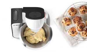 Máy Trộn Bột Đa Năng Bosch MUM50E32DE giúp bạn trộn bột, đánh trứng cực kỳ hoàn hảo với động cơ mạnh mẽ