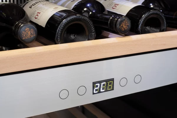 Tủ bảo quản Rượu vang Caso WineComfort 126